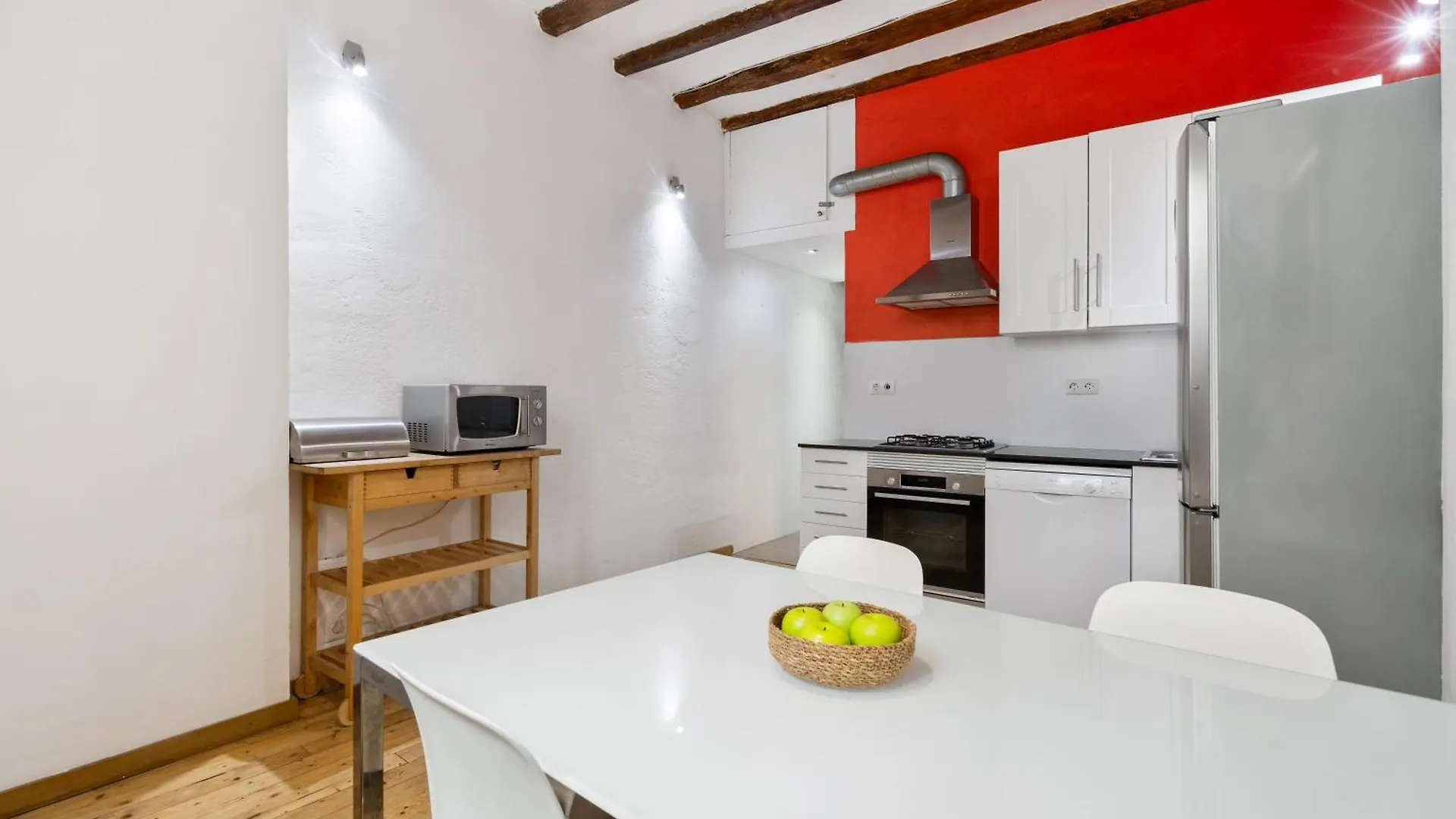 Stylish 2-Bedroom Apartment In El Born 바르셀로나 스페인