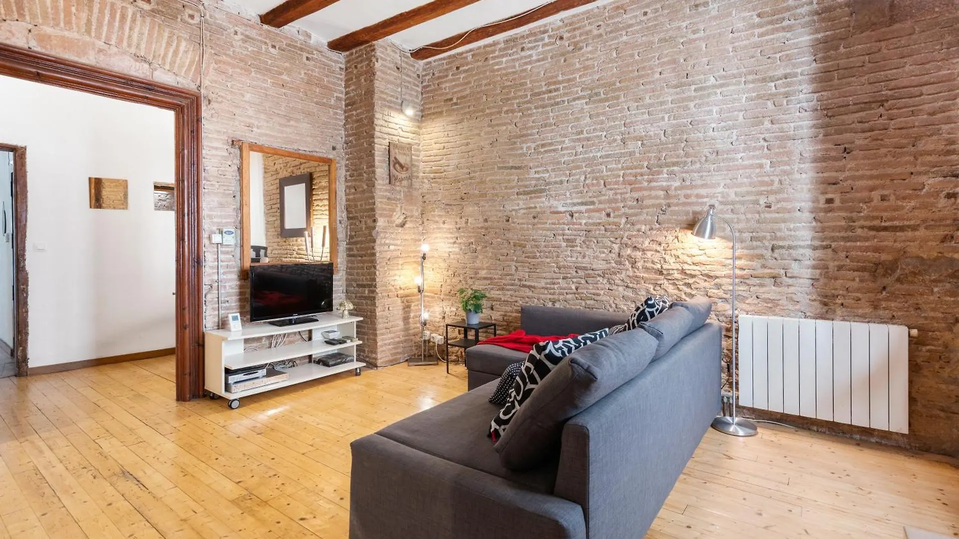 Stylish 2-Bedroom Apartment In El Born 바르셀로나 스페인