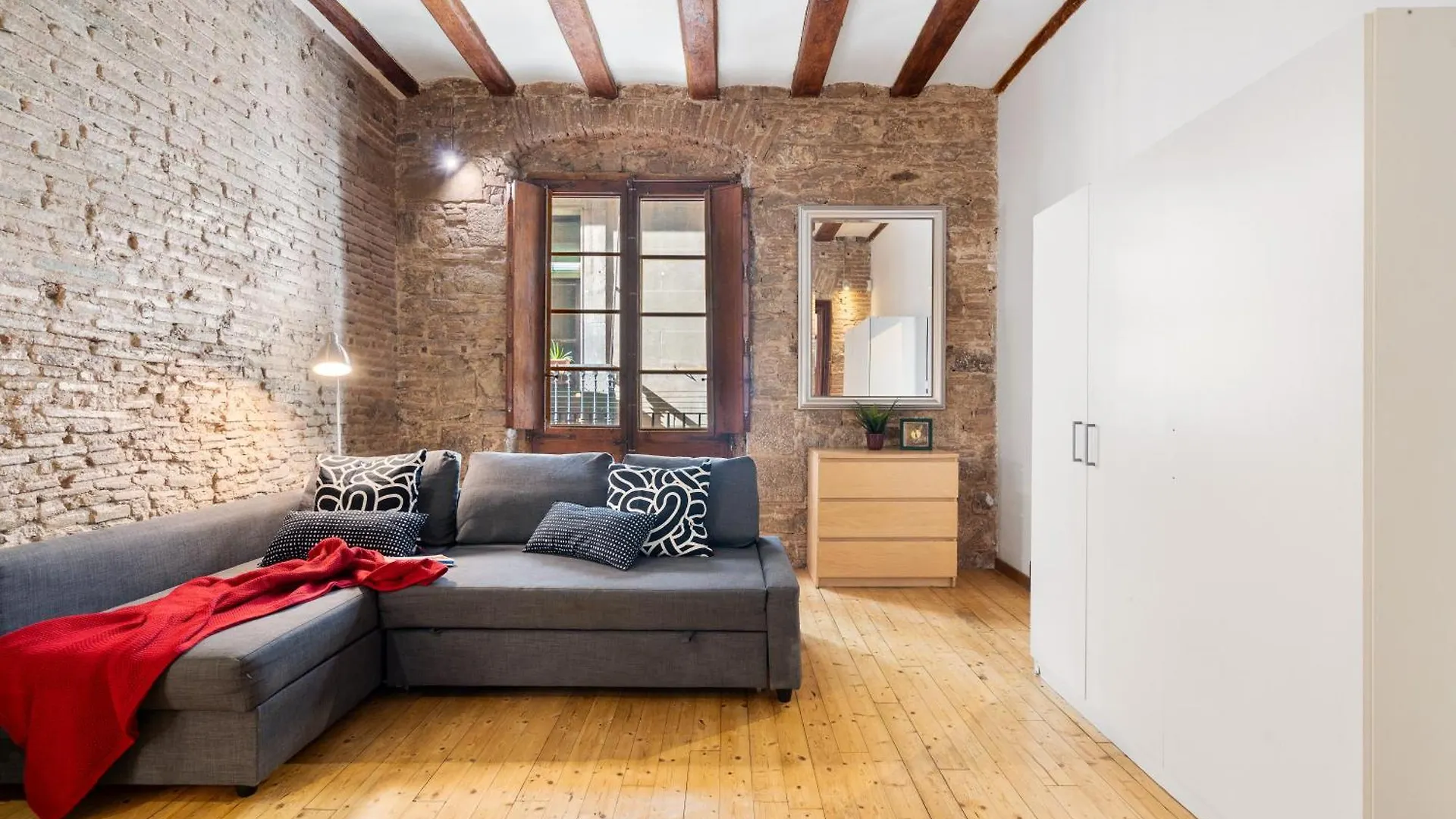 ברצלונה Stylish 2-Bedroom Apartment In El Born